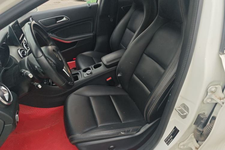 Used Mercedes-Benz GLA 2015 GLA 220 4MATIC Fashion Model Left Front Seat