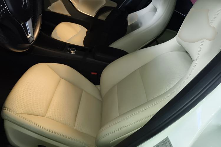 Used Mercedes-Benz GLA 2015 GLA 220 4MATIC Fashion Model Left Front Seat