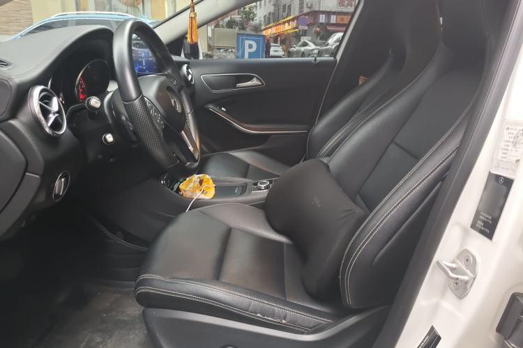 Used Mercedes-Benz GLA 2015 GLA 200 Fashion Model Left Front Seat