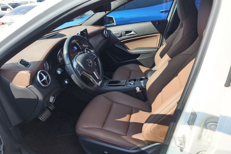 Used Mercedes-Benz GLA 2015 GLA 260 4MATIC Sport Edition Left Front Seat