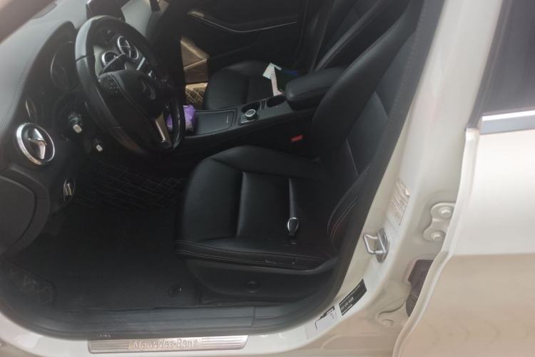 Used Mercedes-Benz GLA 2015 GLA 220 4MATIC Fashion Model Left Front Seat