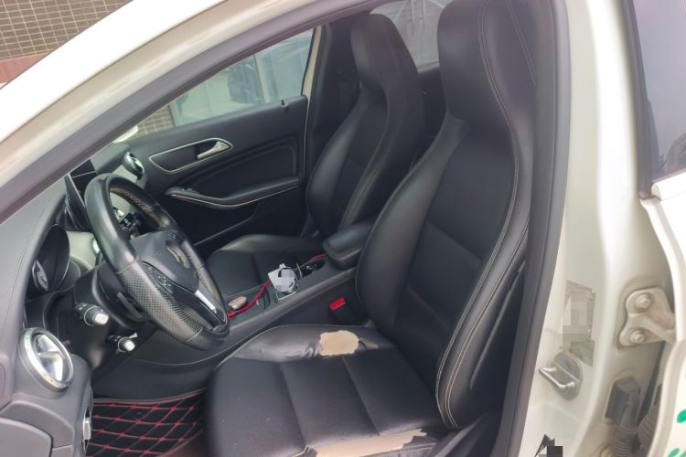 Used Mercedes-Benz GLA 2015 GLA 220 4MATIC Fashion Model Left Front Seat