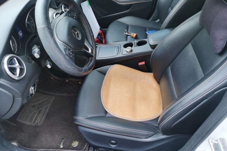 Used Mercedes-Benz GLA 2015 GLA 200 Sport Edition Left Front Seat