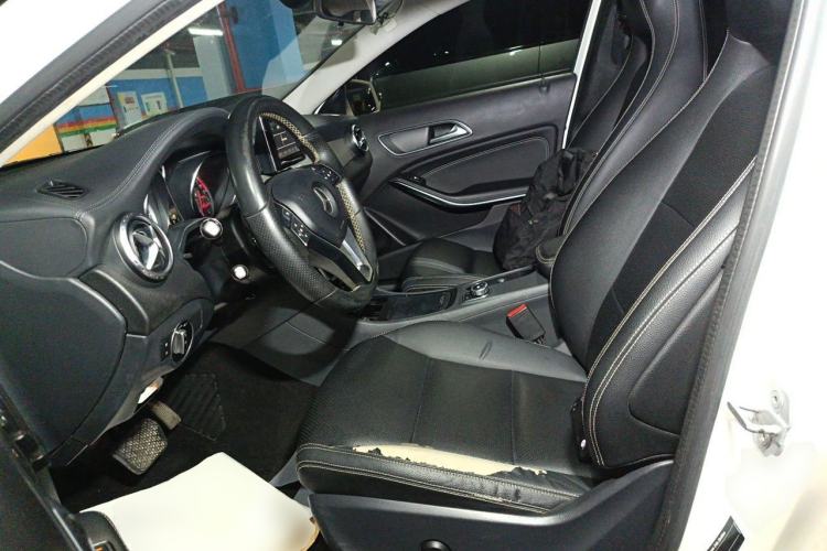 Used Mercedes-Benz GLA 2015 GLA 200 Fashion Model Left Front Seat