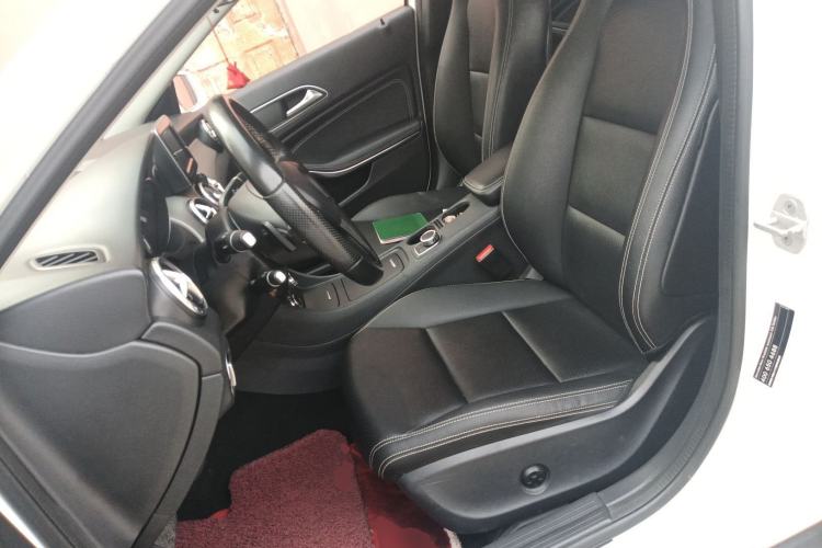 Used Mercedes-Benz GLA 2015 GLA 200 Sport Edition Left Front Seat