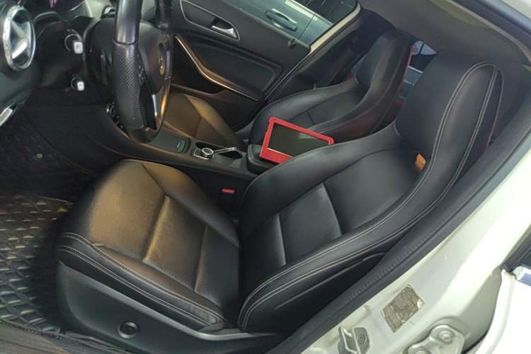 Used Mercedes-Benz GLA 2015 GLA 200 Sport Edition Left Front Seat