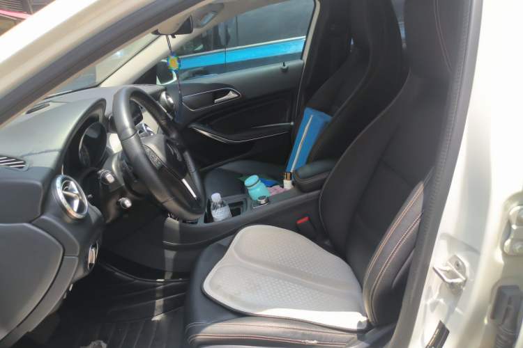 Used Mercedes-Benz GLA 2015 GLA 200 Sport Edition Left Front Seat