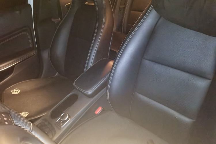 Used Mercedes-Benz GLA 2015 GLA 200 Fashion Model Left Front Seat