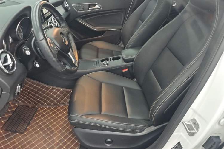 Used Mercedes-Benz GLA 2015 GLA 220 4MATIC Luxury Model Left Front Seat