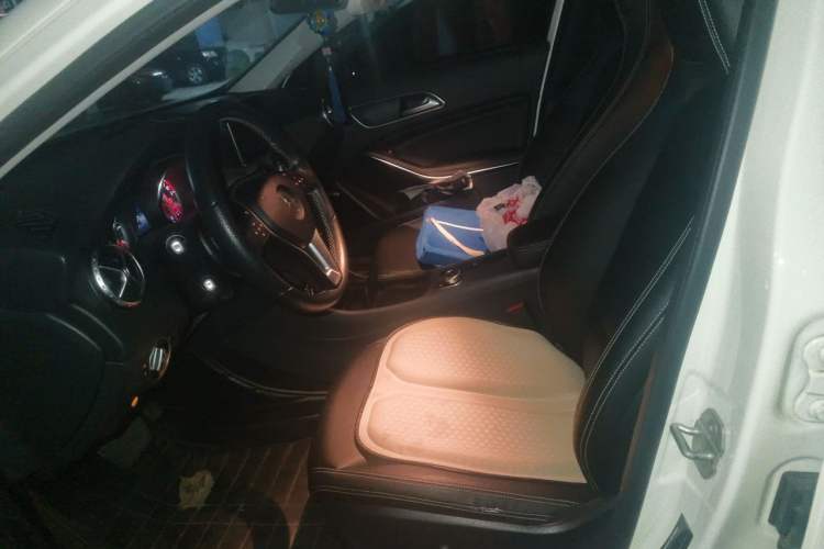Used Mercedes-Benz GLA 2015 GLA 200 Sport Edition Left Front Seat
