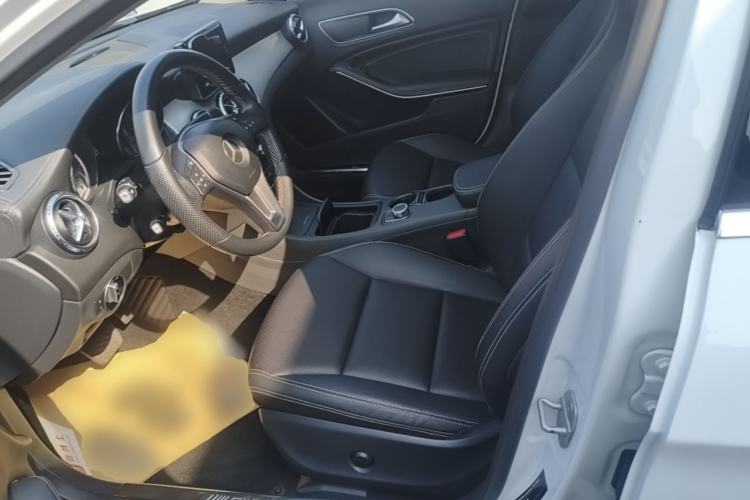 Used Mercedes-Benz GLA 2015 GLA 200 Fashion Model Left Front Seat