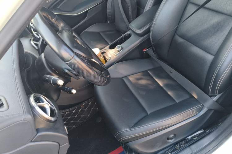Used Mercedes-Benz GLA 2015 GLA 200 Fashion Model Left Front Seat