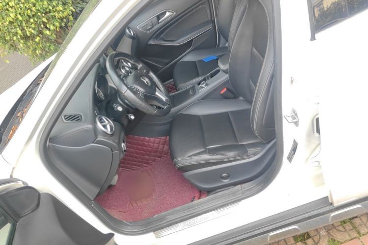 Used Mercedes-Benz GLA 2015 GLA 220 4MATIC Luxury Model Left Front Seat