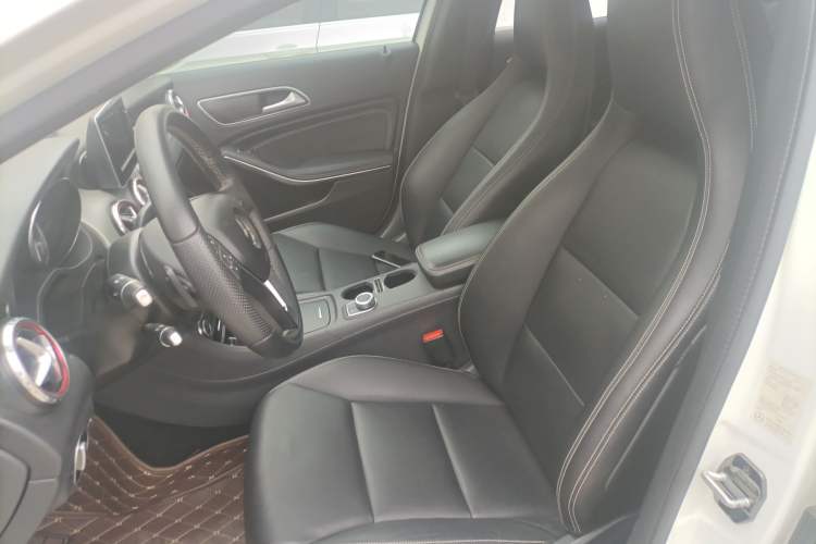 Used Mercedes-Benz GLA 2015 GLA 200 Sport Edition Left Front Seat
