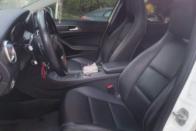 Used Mercedes-Benz GLA 2015 GLA 220 4MATIC Fashion Model Left Front Seat