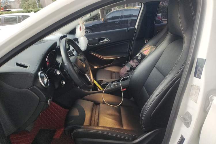 Used Mercedes-Benz GLA 2015 GLA 200 Fashion Model Left Front Seat