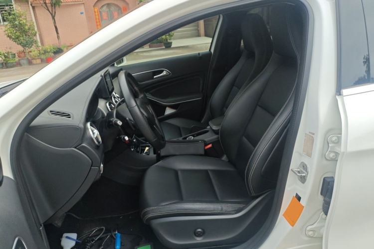 Used Mercedes-Benz GLA 2015 GLA 220 4MATIC Fashion Model Left Front Seat