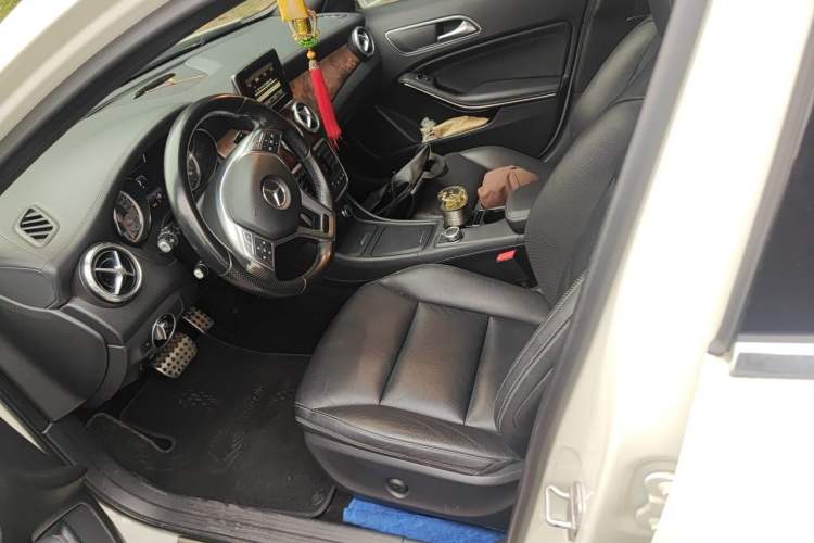 Used Mercedes-Benz GLA 2015 GLA 260 4MATIC Left Front Seat