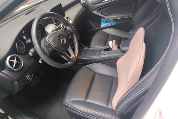 Used Mercedes-Benz GLA 2015 GLA 200 Fashion Model Left Front Seat