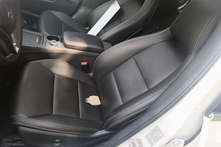 Used Mercedes-Benz GLA 2015 GLA 200 Sport Edition Left Front Seat