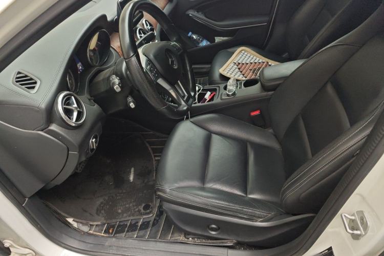 Used Mercedes-Benz GLA 2015 GLA 260 4MATIC Sport Edition Left Front Seat