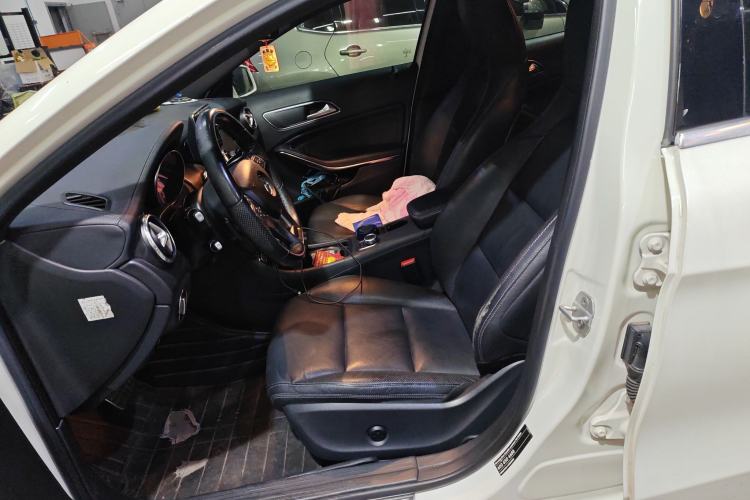 Used Mercedes-Benz GLA 2015 GLA 260 4MATIC Left Front Seat