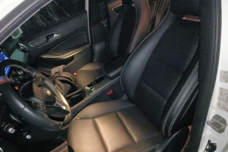 Used Mercedes-Benz GLA 2015 GLA 200 Fashion Model Left Front Seat