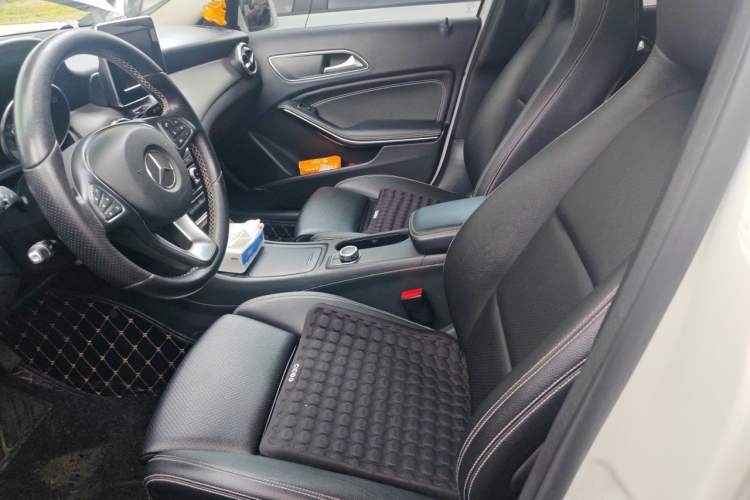 Used Mercedes-Benz GLA 2015 GLA 200 Sport Edition Left Front Seat