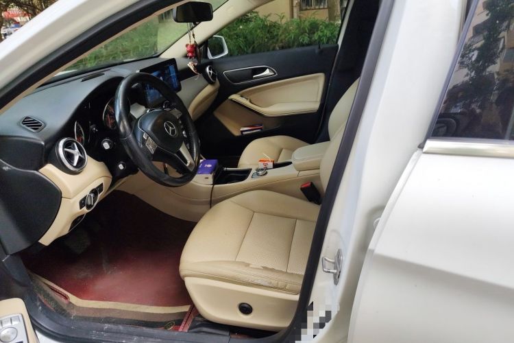 Used Mercedes-Benz GLA 2015 GLA 200 Sport Edition Left Front Seat
