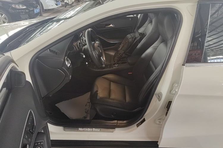 Used Mercedes-Benz GLA 2015 GLA 260 4MATIC Left Front Seat