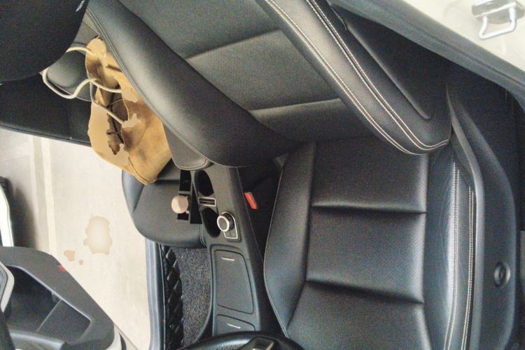 Used Mercedes-Benz GLA 2015 GLA 200 Fashion Model Left Front Seat