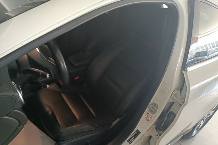 Used Mercedes-Benz GLA 2015 GLA 260 4MATIC Left Front Seat