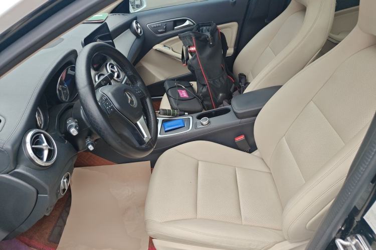 Used Mercedes-Benz GLA 2015 GLA 220 4MATIC Luxury Model Left Front Seat