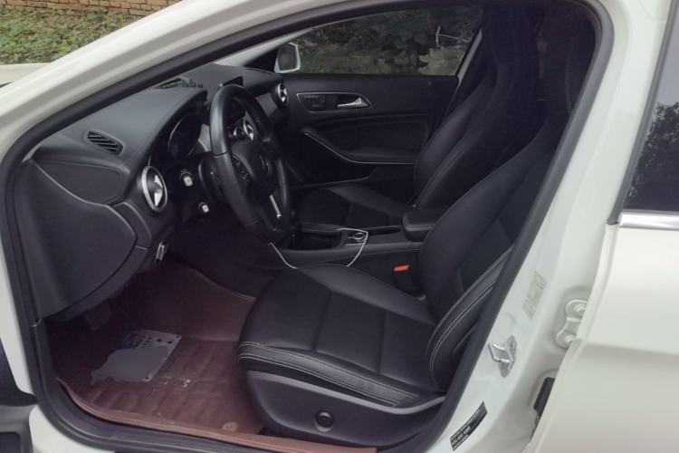 Used Mercedes-Benz GLA 2015 GLA 220 4MATIC Luxury Model Left Front Seat