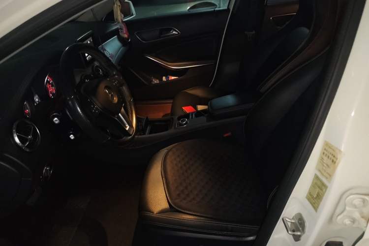 Used Mercedes-Benz GLA 2015 GLA 200 Fashion Model Left Front Seat