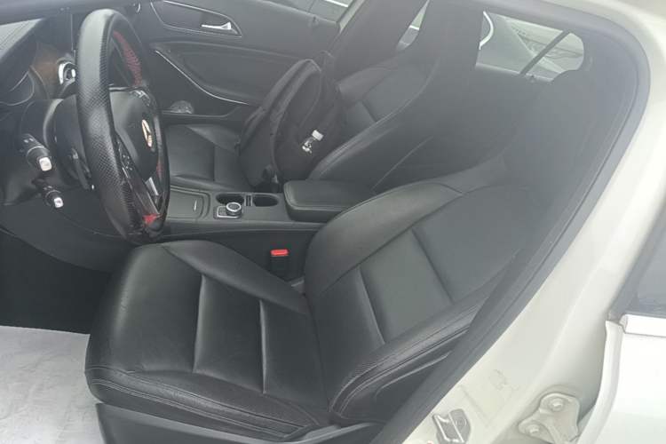 Used Mercedes-Benz GLA 2015 GLA 260 4MATIC Left Front Seat