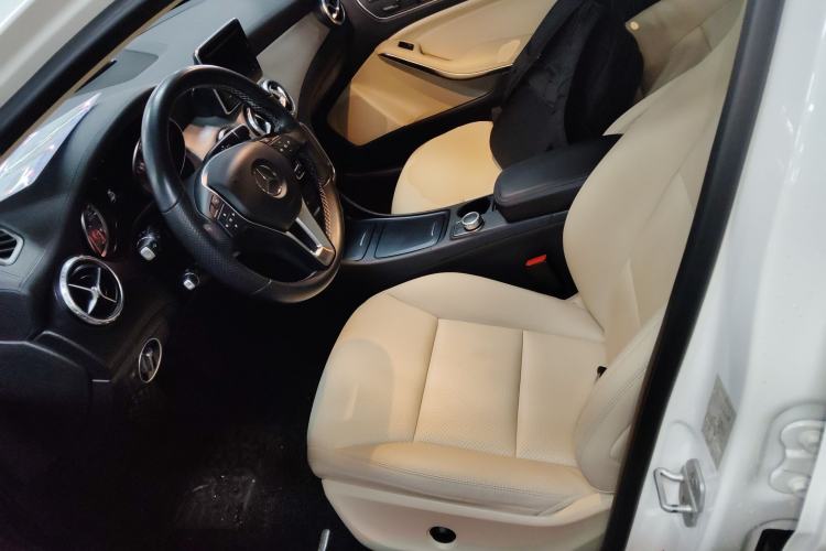 Used Mercedes-Benz GLA 2015 GLA 220 4MATIC Luxury Model Left Front Seat