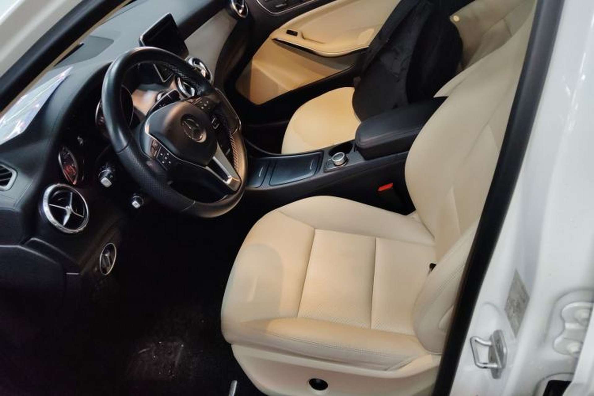 Used Mercedes-Benz GLA 2015 GLA 220 4MATIC Luxury Model Left Front Seat