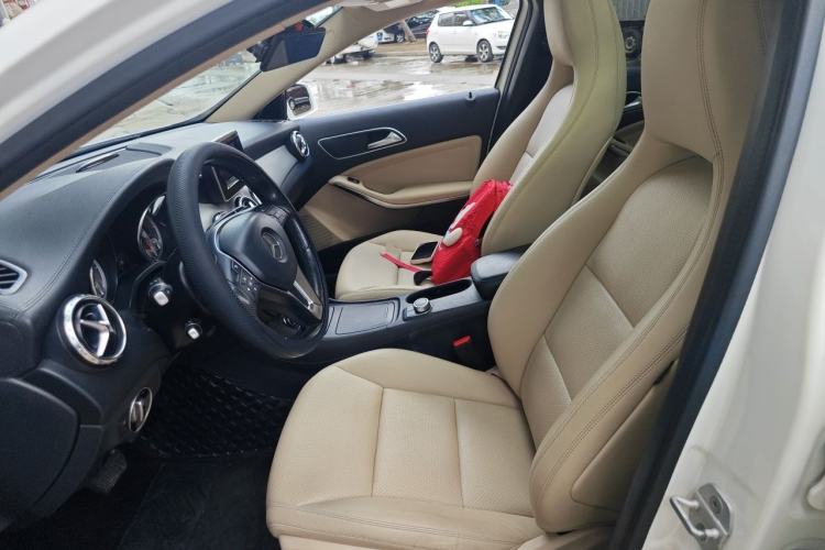 Used Mercedes-Benz GLA 2015 GLA 220 4MATIC Fashion Model Left Front Seat