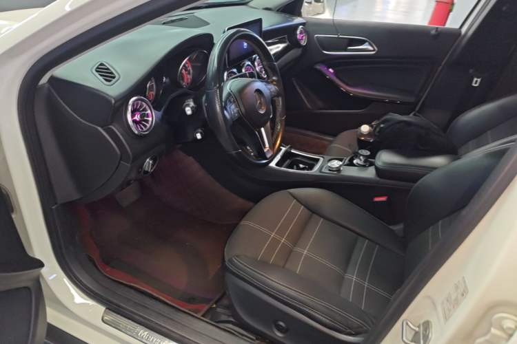 Used Mercedes-Benz GLA 2015 GLA 200 Left Front Seat