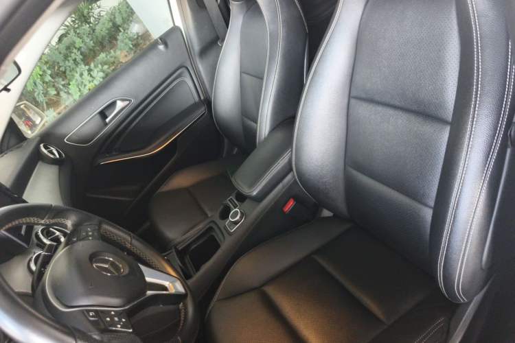Used Mercedes-Benz GLA 2015 GLA 200 Fashion Model Left Front Seat