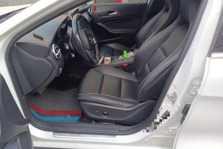 Used Mercedes-Benz GLA 2015 GLA 200 Sport Edition Left Front Seat