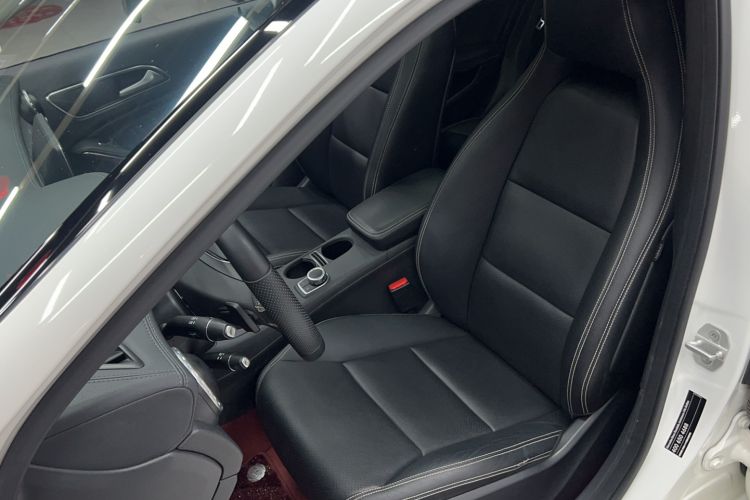 Used Mercedes-Benz GLA 2015 GLA 200 Fashion Model Left Front Seat
