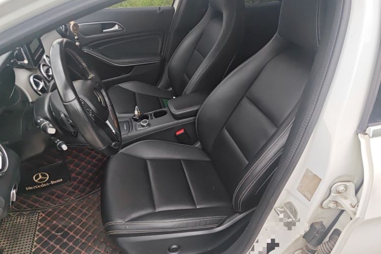 Used Mercedes-Benz GLA 2015 GLA 200 Fashion Model Left Front Seat