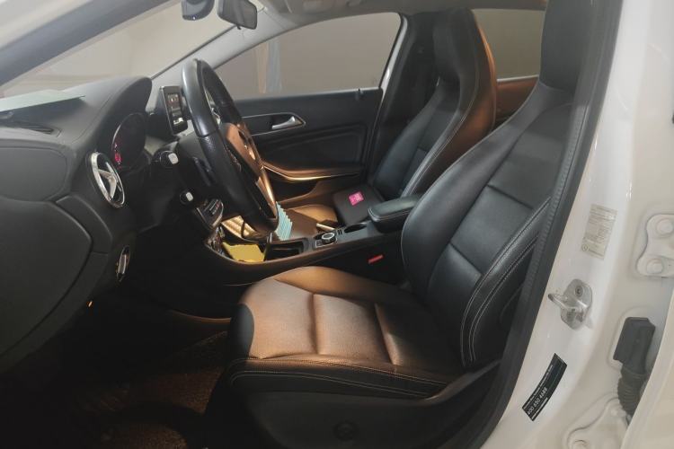 Used Mercedes-Benz GLA 2015 GLA 200 Fashion Model Left Front Seat