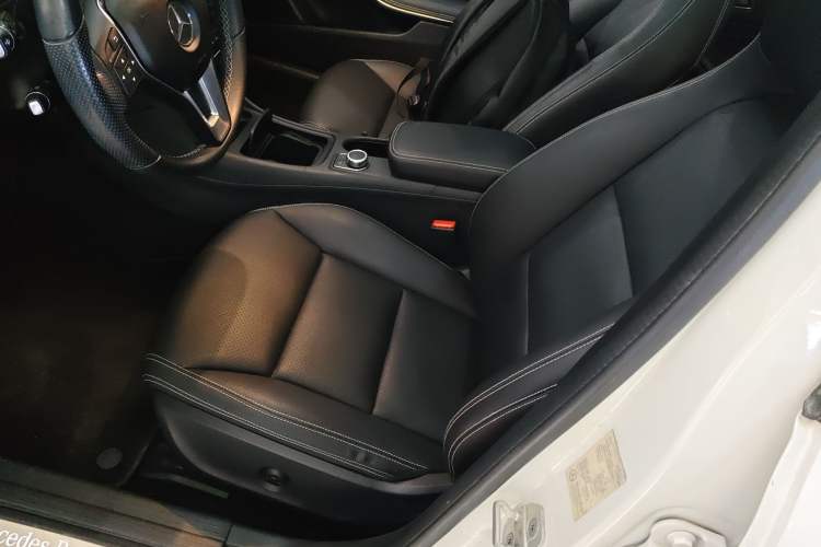 Used Mercedes-Benz GLA 2015 GLA 220 4MATIC Luxury Model Left Front Seat