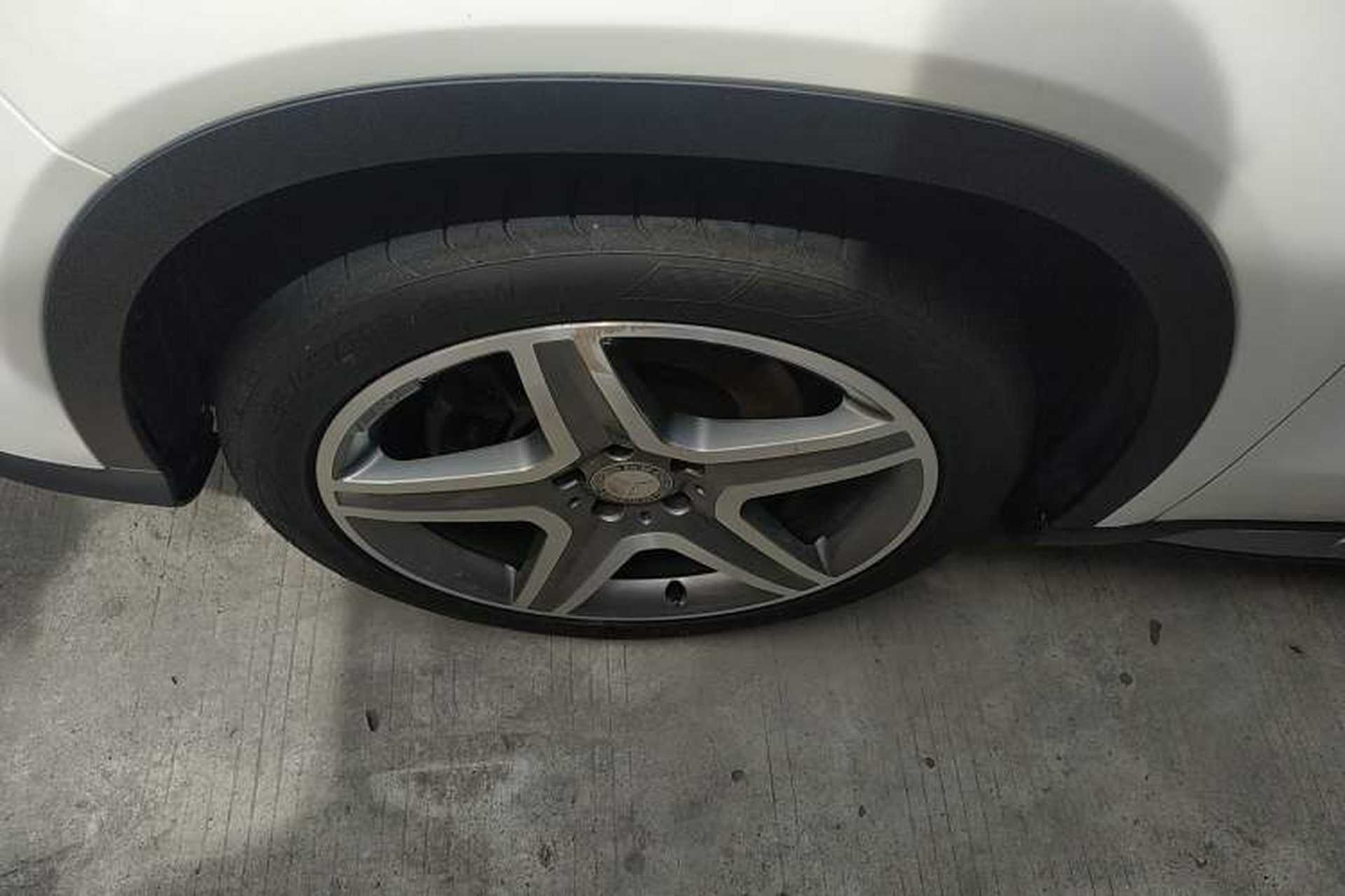 Used Mercedes-Benz GLA 2015 GLA 260 4MATIC Sport Edition Left Front Wheel Hub