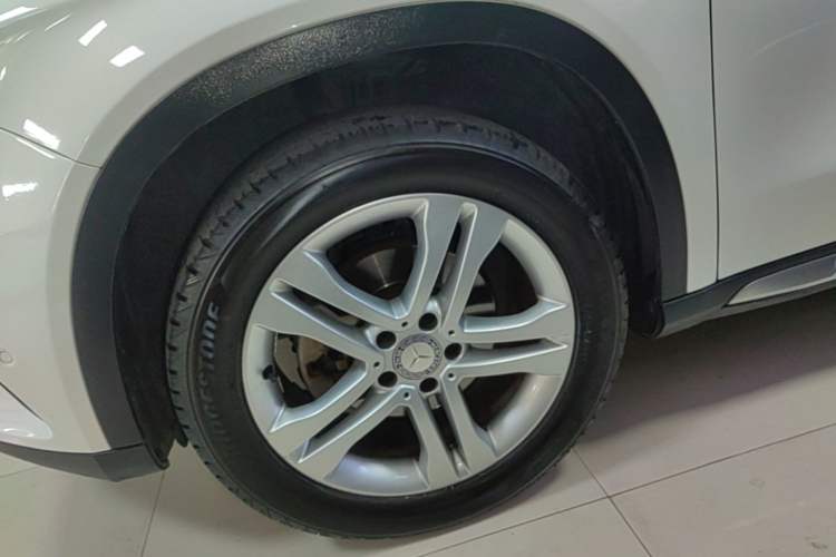 Used Mercedes-Benz GLA 2015 GLA 200 Sport Edition Left Front Wheel Hub
