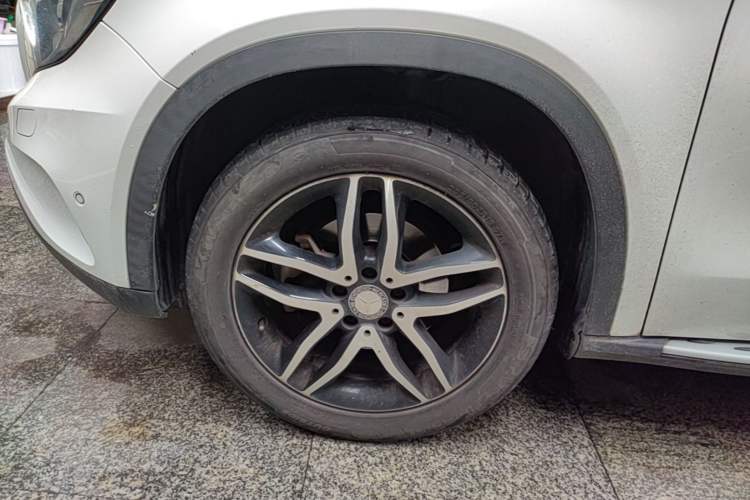 Used Mercedes-Benz GLA 2015 GLA 220 4MATIC Fashion Model Left Front Wheel Hub