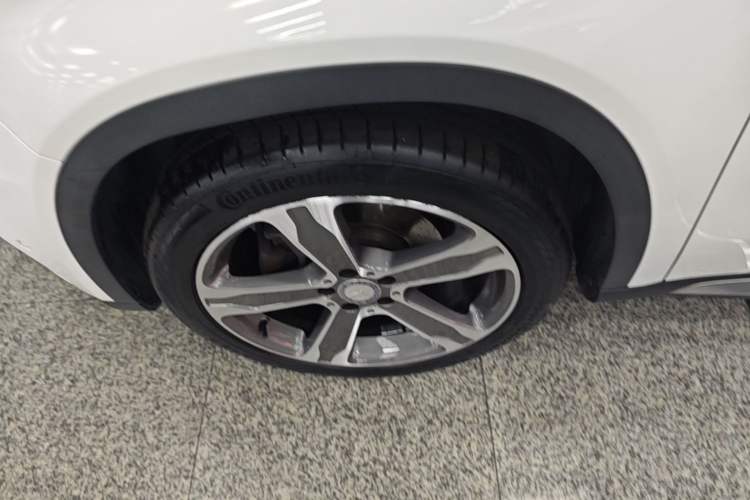 Used Mercedes-Benz GLA 2015 GLA 220 4MATIC Luxury Model Left Front Wheel Hub